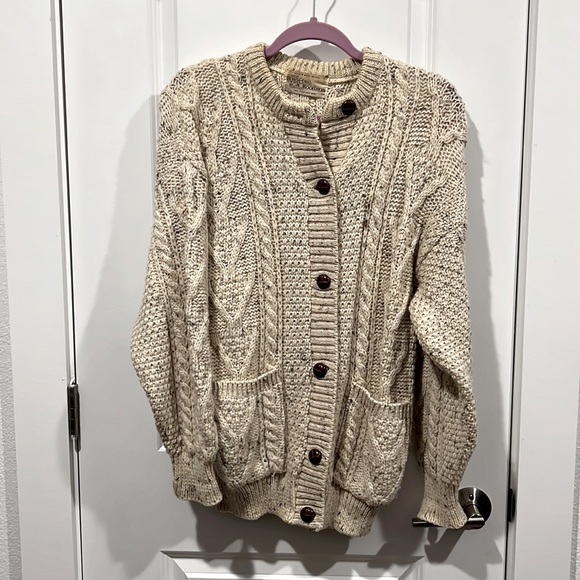 Crafts & Woollens Handmade 100% New Wool Cardigan Sweater - Picture 2 of 5